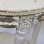 Antikolt körasztal krém 50x68cm