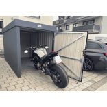 Motorkerékpár tároló fémből
